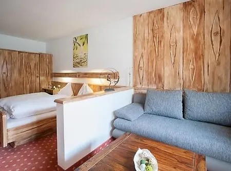 Alte Post 4* פאיסטנאו